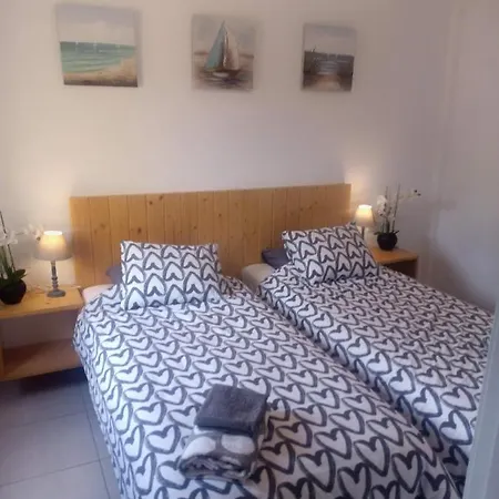 Apartment Lovely One Bedroom Flat In A With Pool